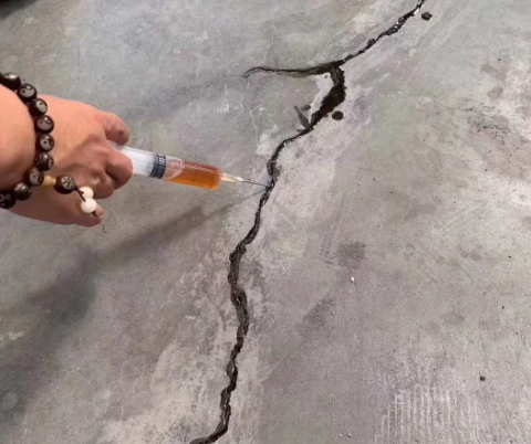余干混凝土裂缝修补技术详解​